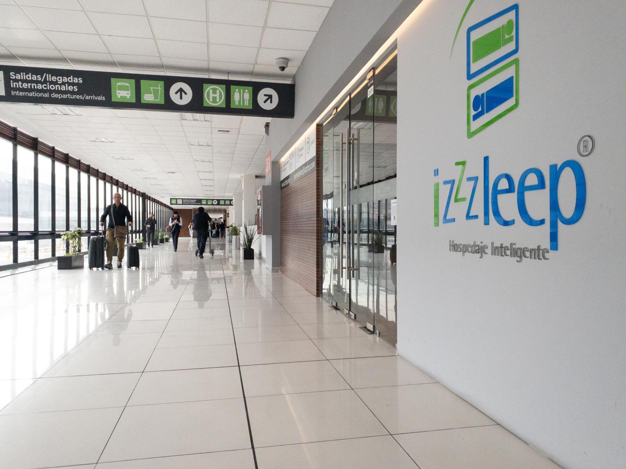 Izzzleep Aeropuerto Terminal 1 Hotel เม็กซิโกซิตี้ ภายนอก รูปภาพ